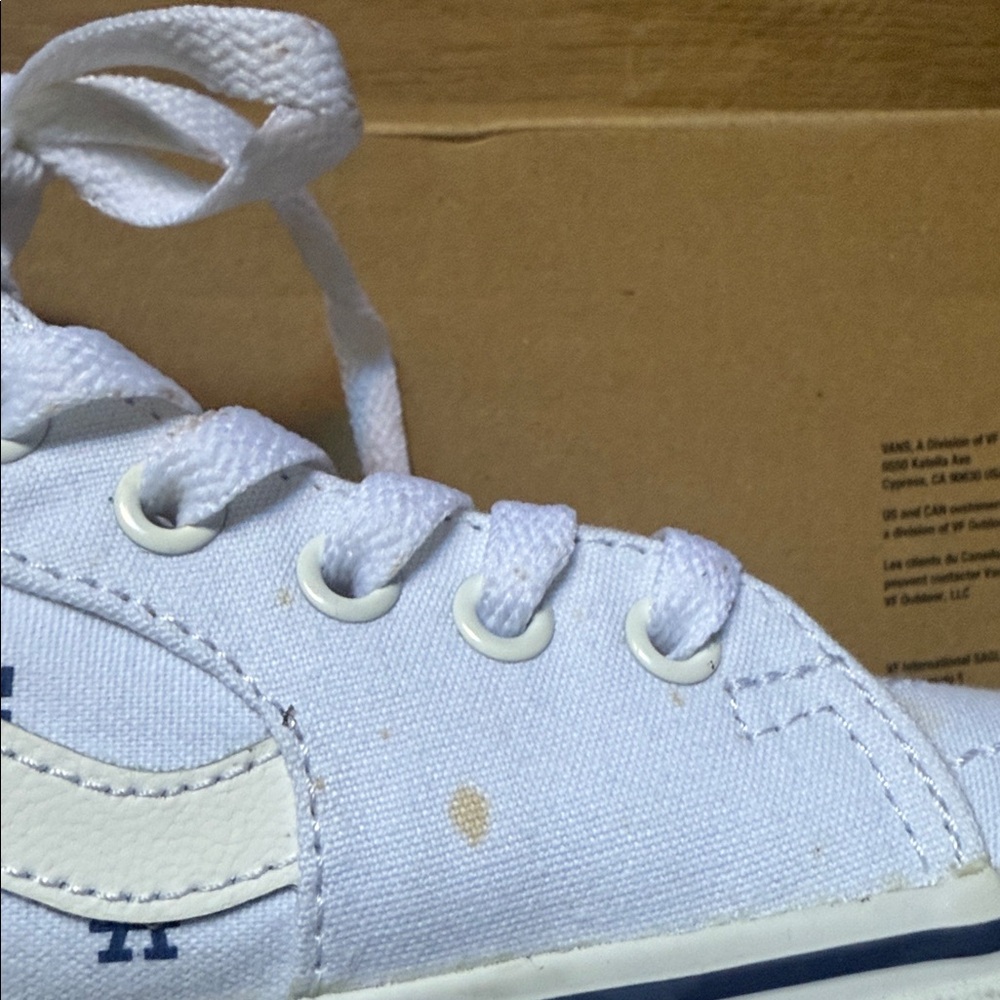 LA Dodgers High-Top VANS White and Blue - Picture 5 of 9